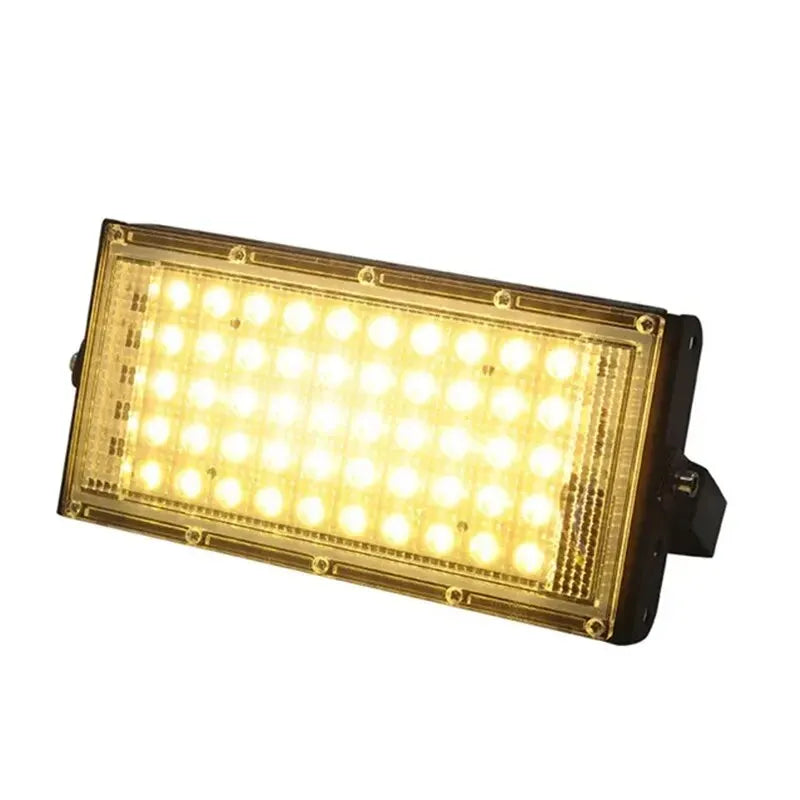 Reflector LED 50W para Exteriores – Potencia, Resistencia y Estilo