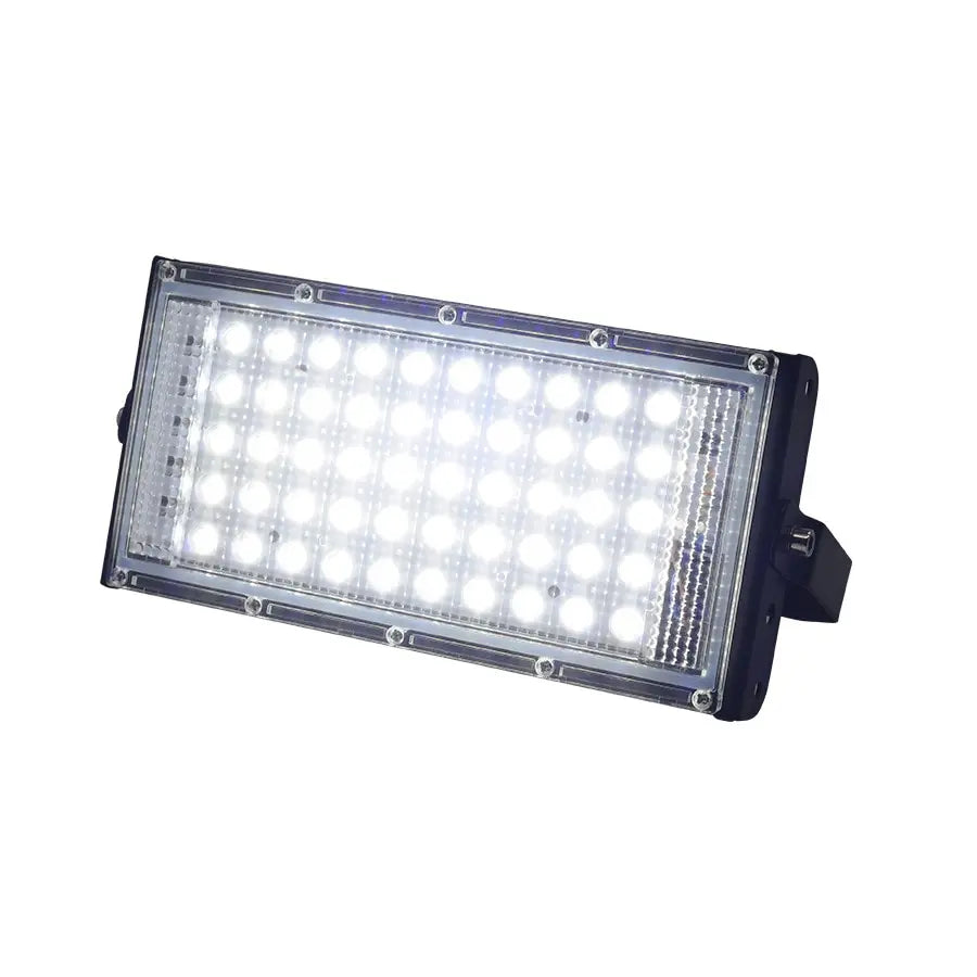 Reflector LED 50W para Exteriores – Potencia, Resistencia y Estilo